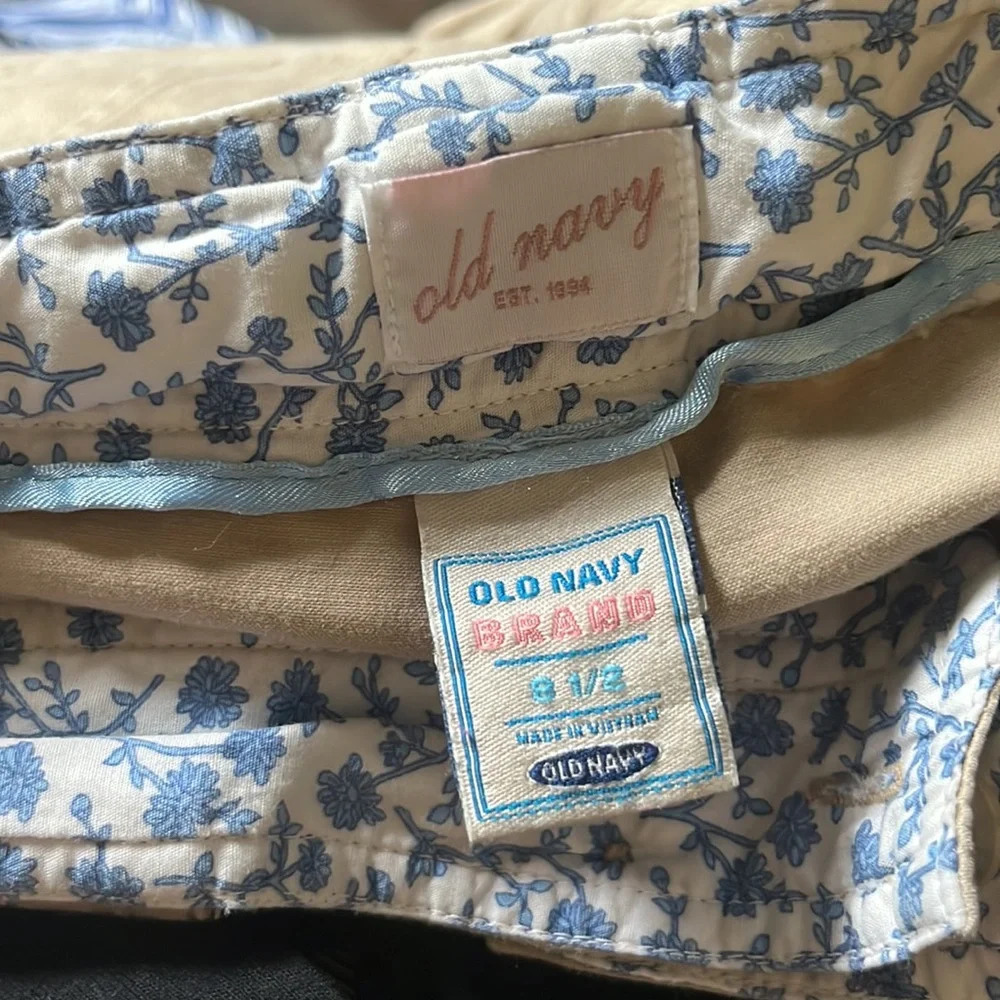 5 for $30 Old navy girl boot cut mid rise uniform pants‎ size 8-1/2